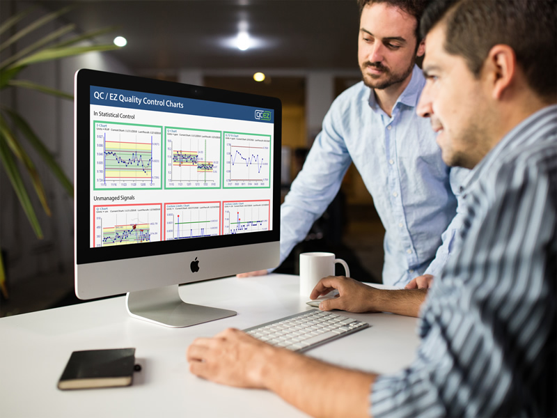 two-men-at-the-office-using-an-imac-mockup-a16261.jpg